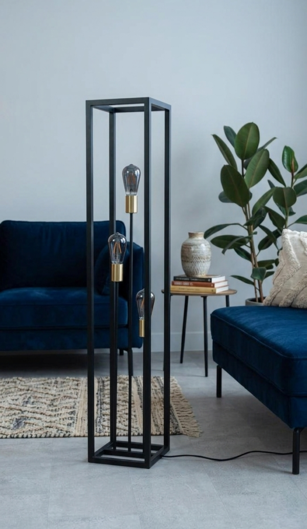 Square Metal floor lamp (Black)